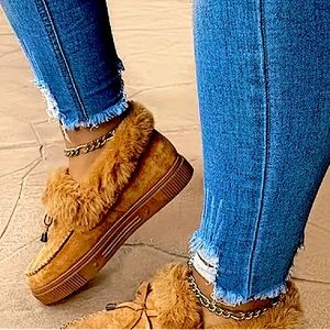 Women’s snow shoes